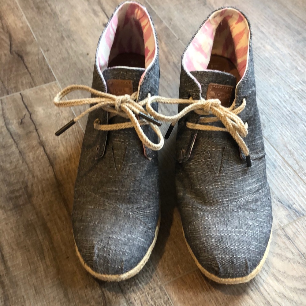 Toms women’s wedge ankle boots